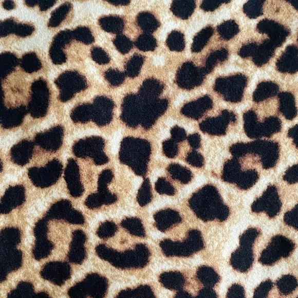 NWT AQUA Leopard Print Short Sleeve Knot Top Size M - Picture 6 of 6